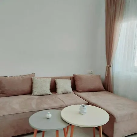 Lor Apparemment In Center Of Adamas Apartment Exterior photo