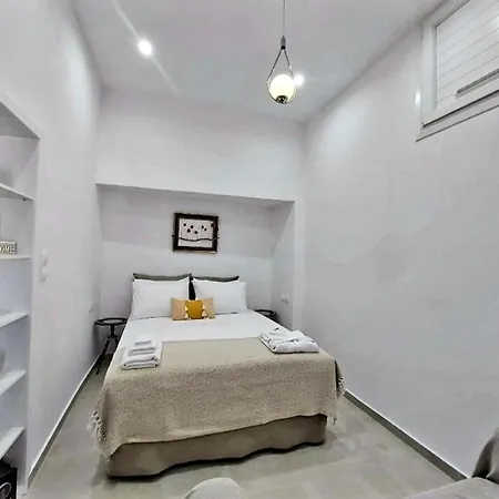 Lor Apparemment In Center Of Adamas Apartment Exterior photo