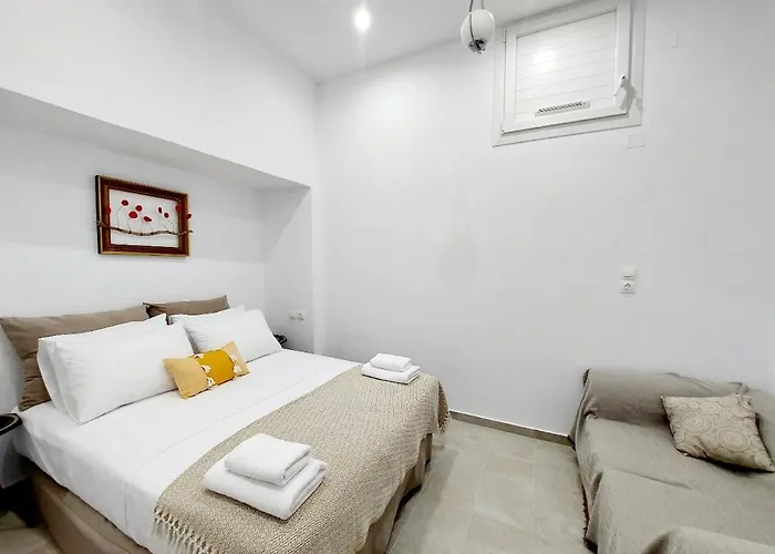Lor Apparemment In Center Of Adamas